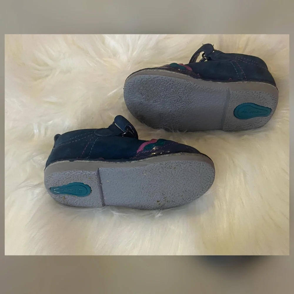 Striderite Scallop Design Shoes Mary Jane